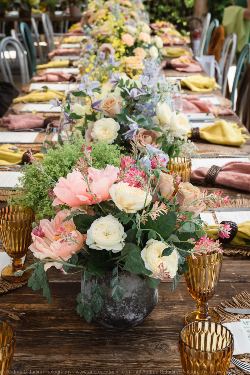 Table flowers in soft pinks and whites