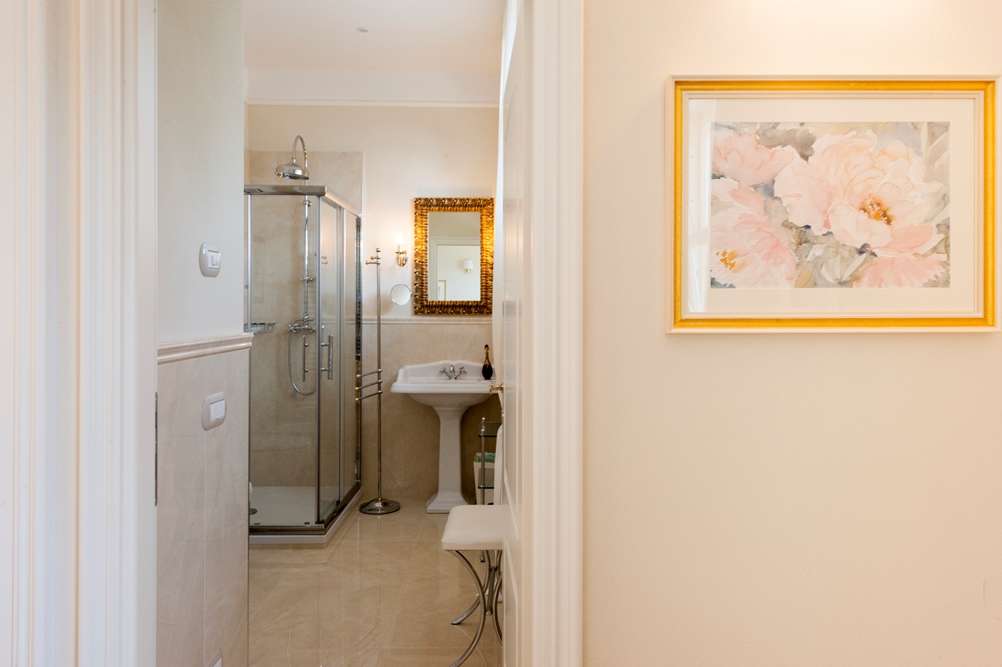 HV10408, photo 27 of 30
