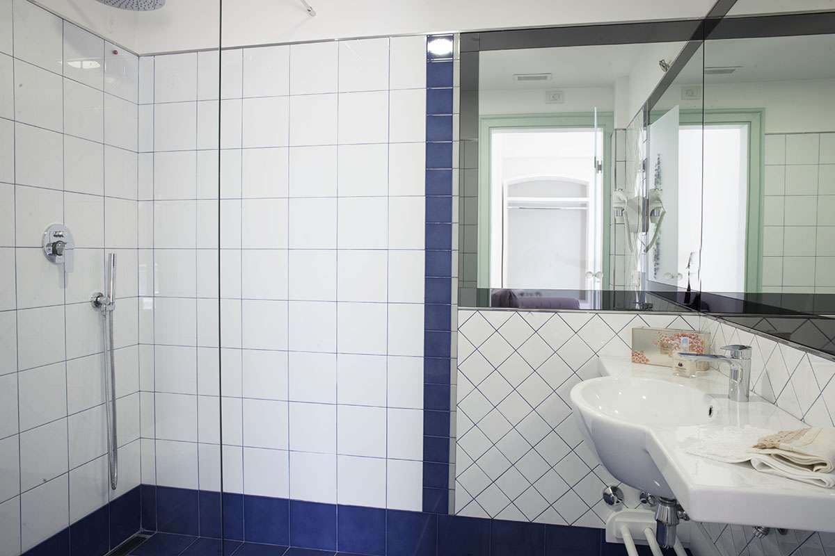 HV10728, photo 27 of 30