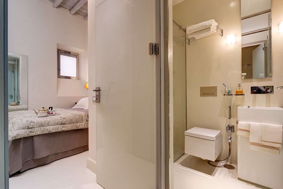 HV10792, photo 12 of 19
