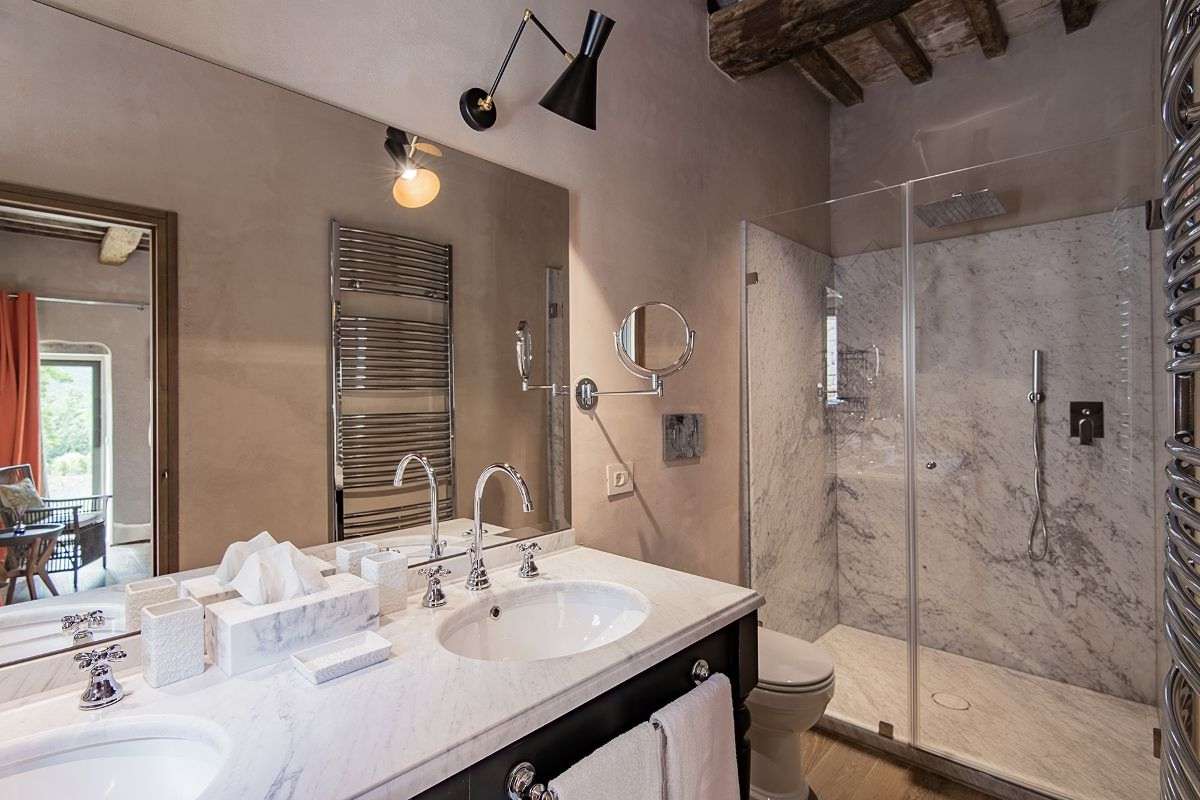 HV1557152204, photo 23 of 27