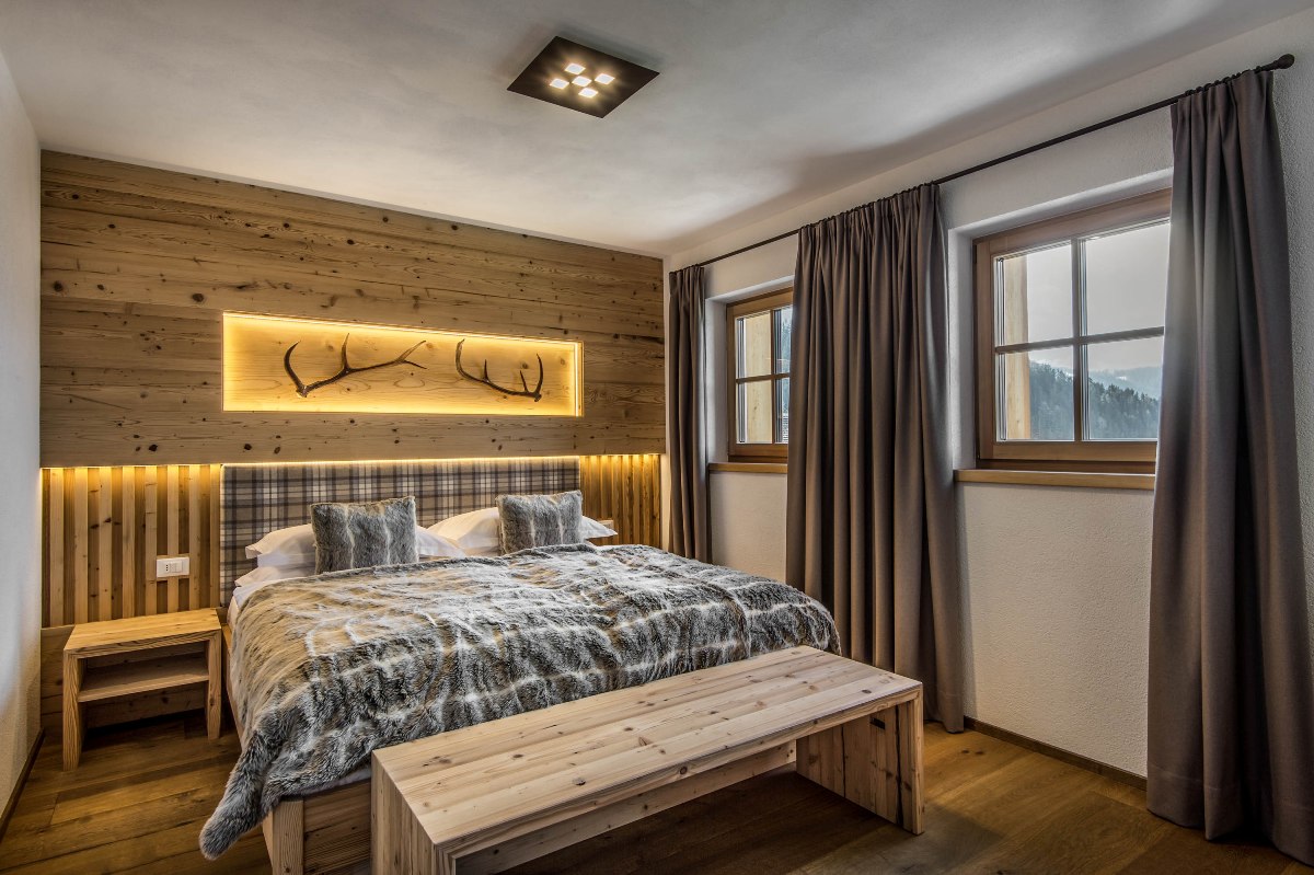 HV1557152273, photo 29 of 30