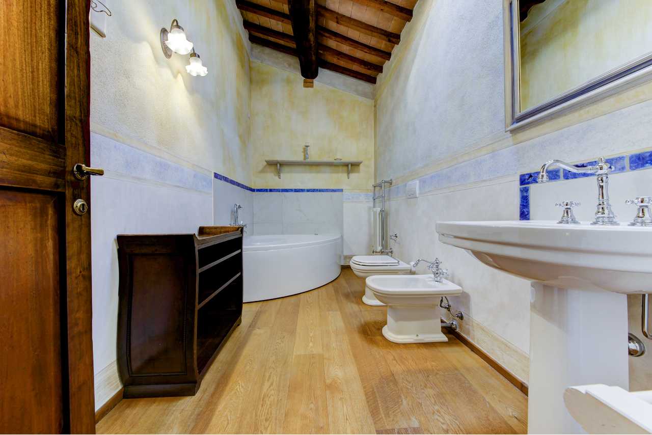 HV1633097725, photo 21 of 30