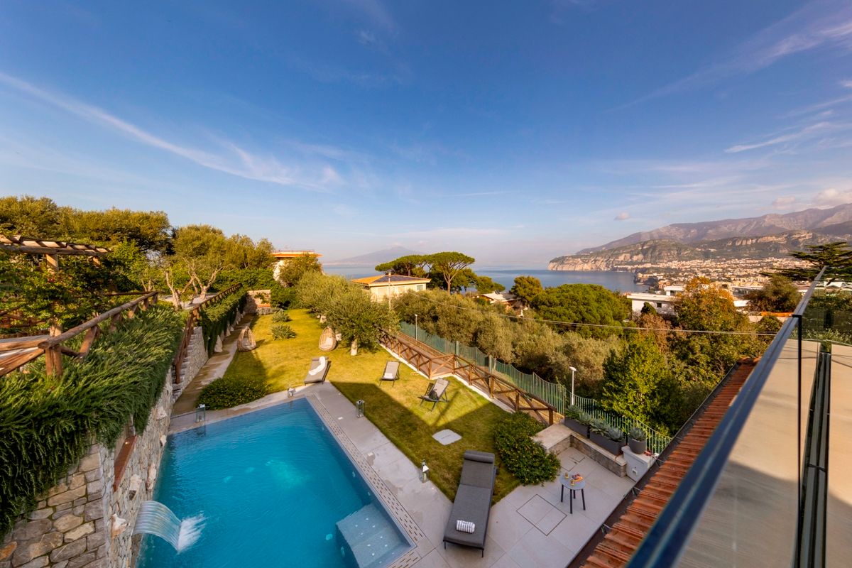HV1651263759, Sorrento
