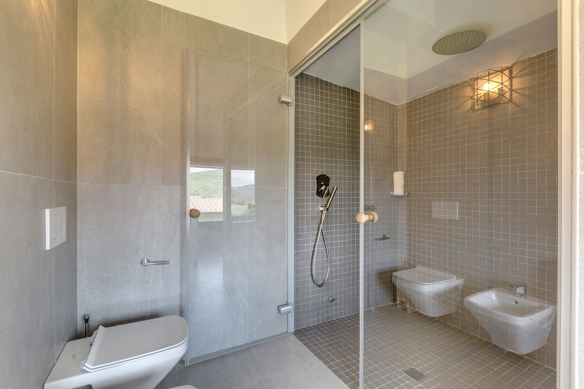 HV1557152191, photo 20 of 30