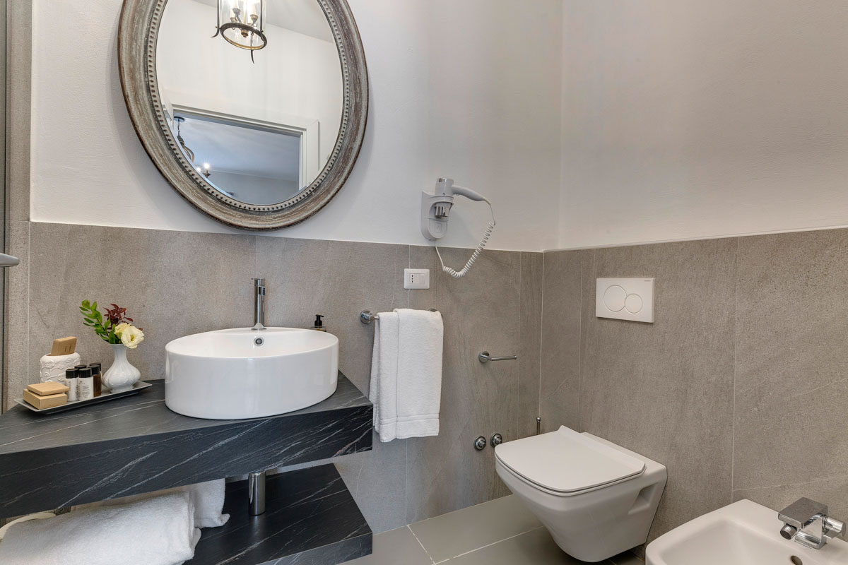 HV1557152191, photo 24 of 30