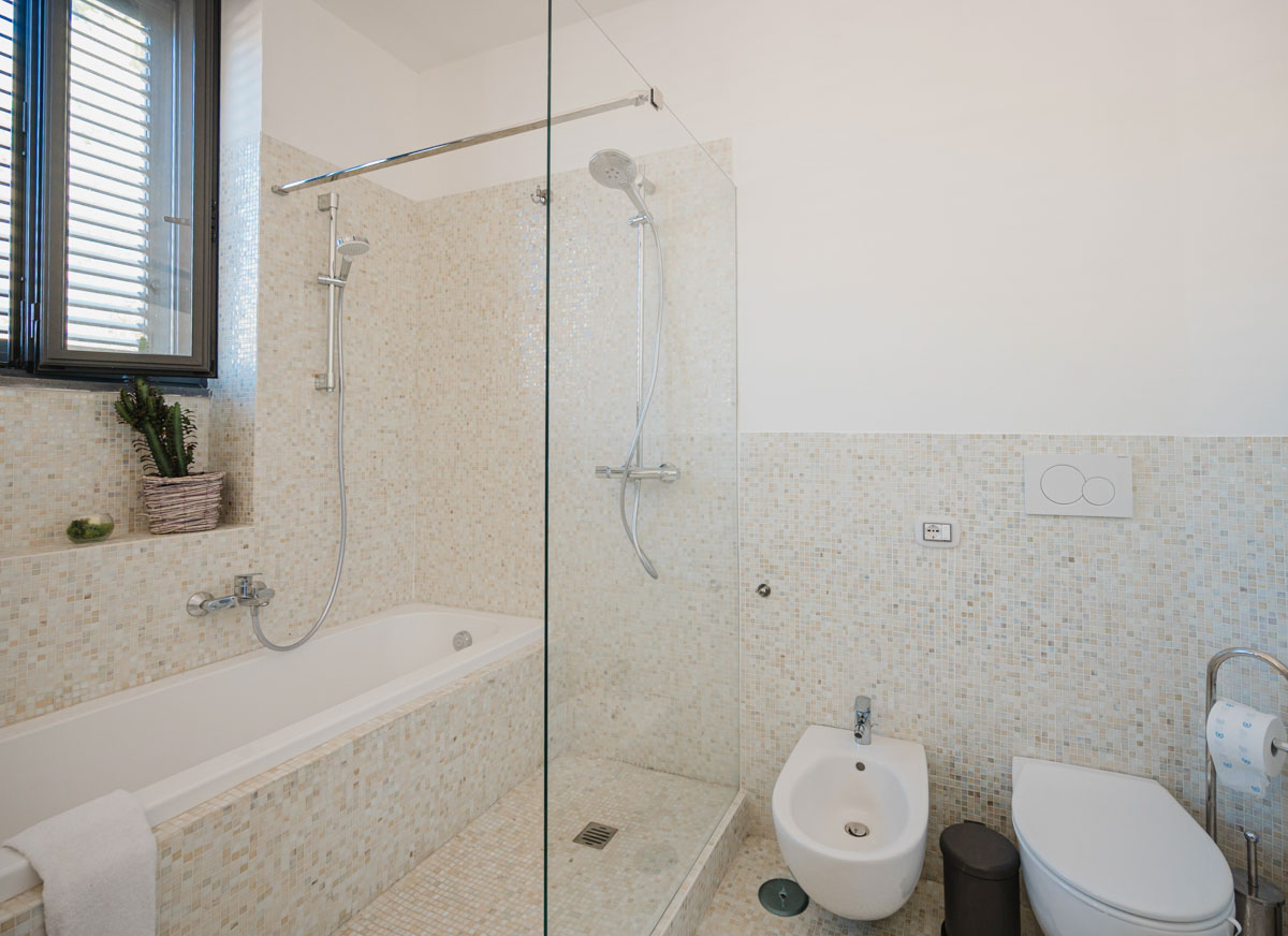 HV1708344413, photo 23 of 30