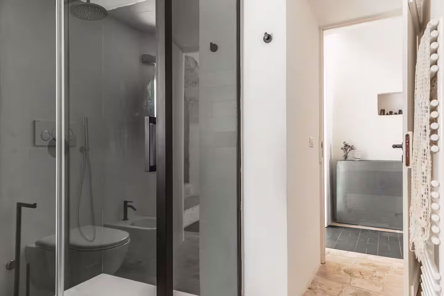 HV1708344422, photo 16 of 23