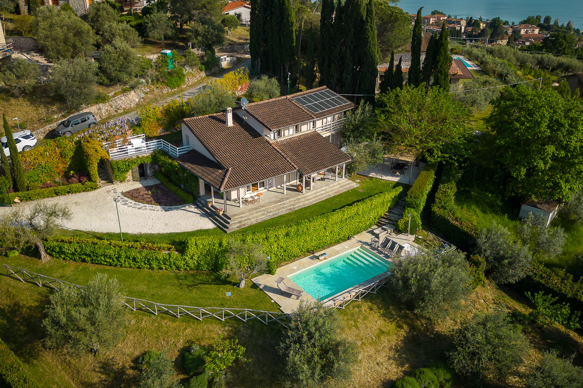 HV1708344427, Magione