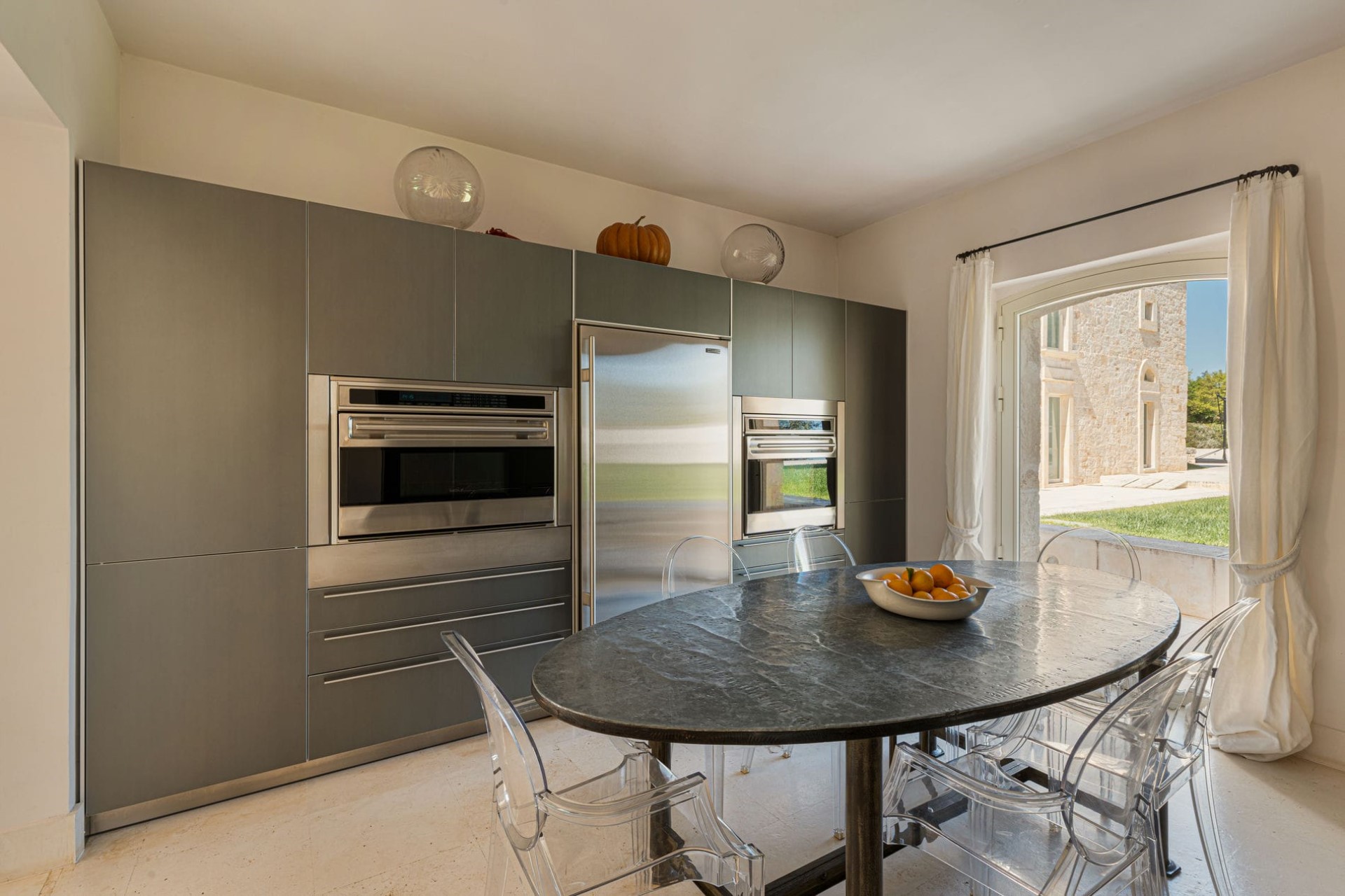 HV1557152175, photo 21 of 30