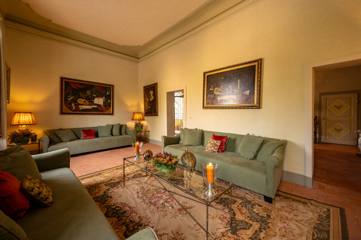 HV1557152166, photo 12 of 30