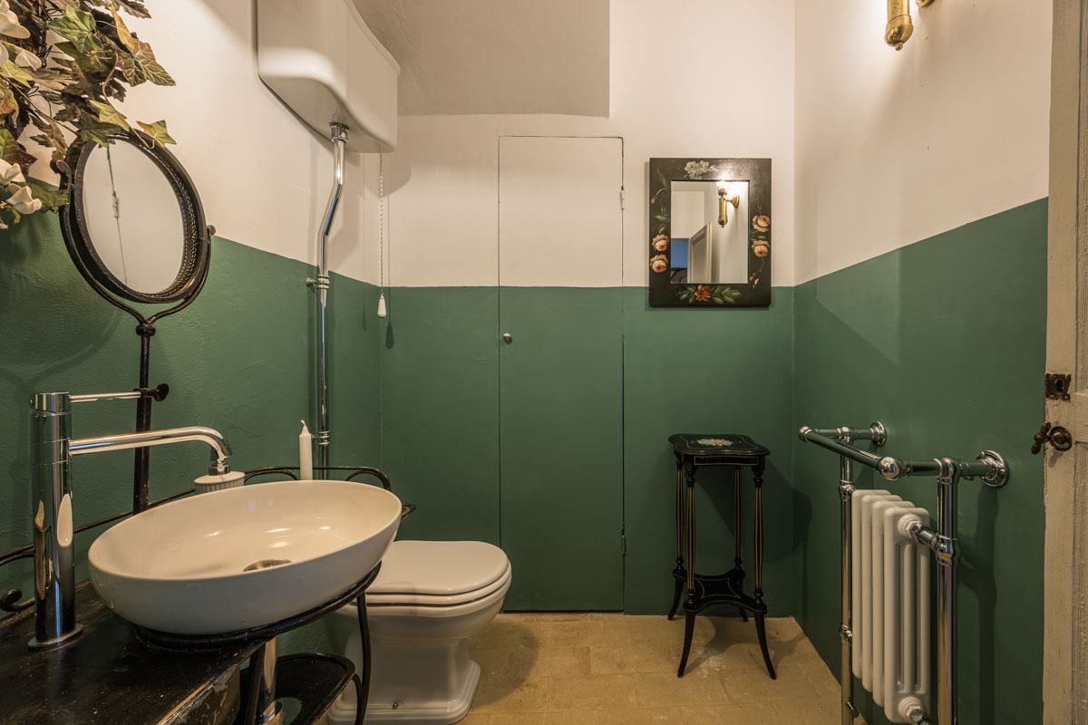 HV1750331181, photo 11 of 30
